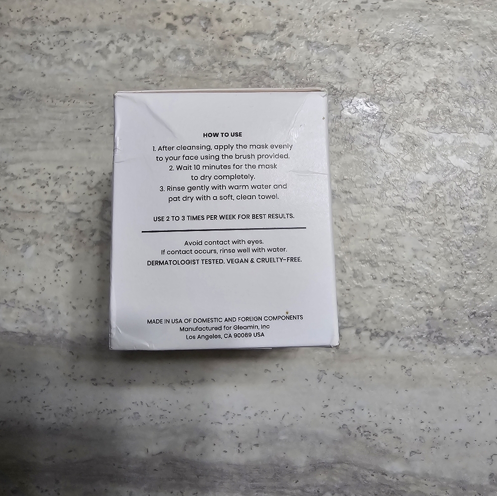 Gleamin Vitamin C Clay Mask for Dark Spots, Dull Skin, Scarring, Blemish + More. - Picture 4 of 4